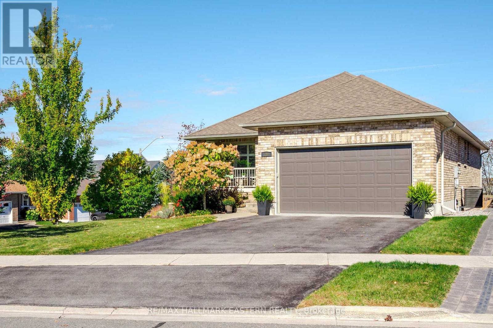 748 Overend Gardens, Peterborough (Monaghan Ward 2), Ontario  K9K 0A2 - Photo 2 - X13865478