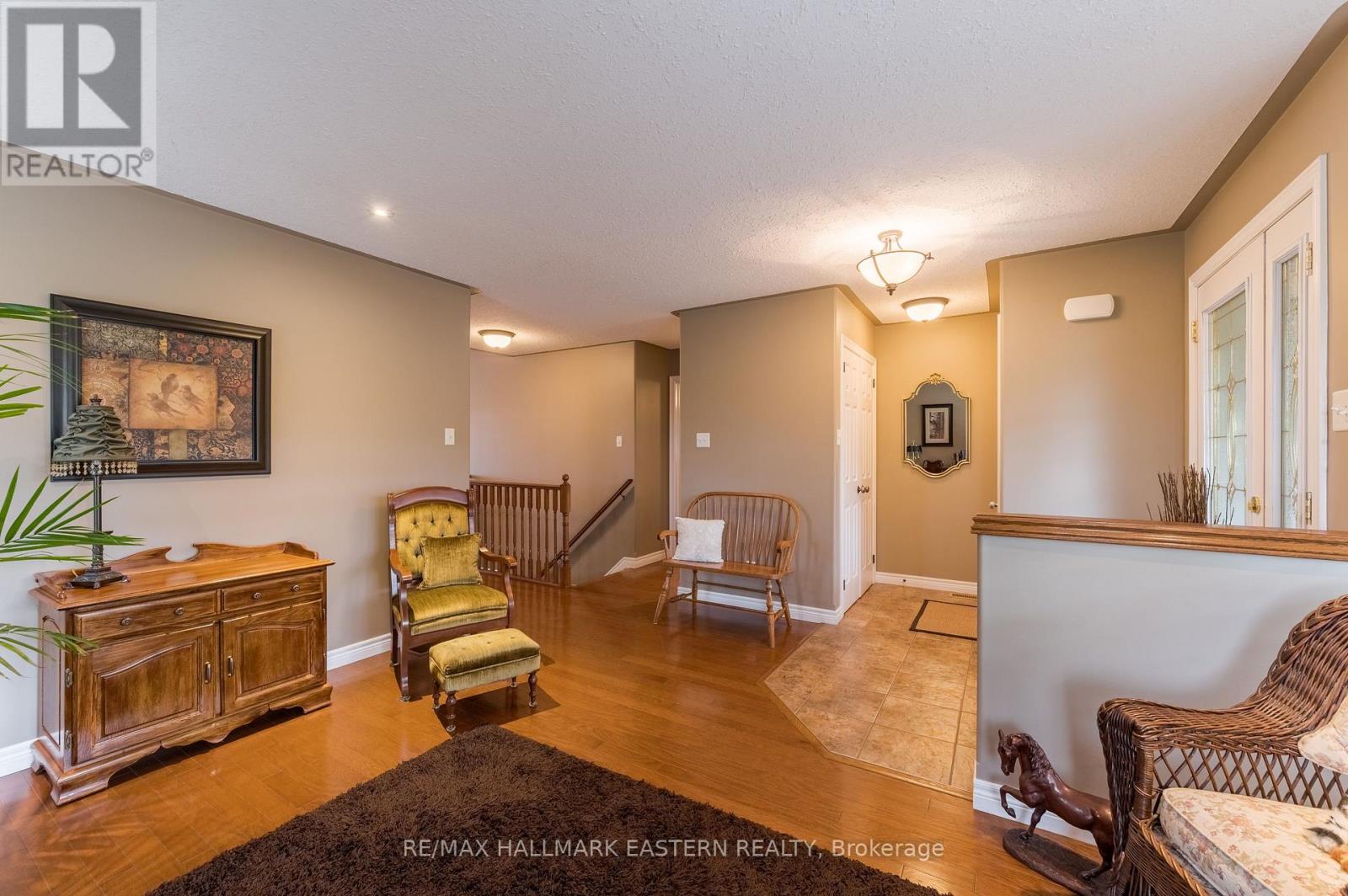 748 Overend Gardens, Peterborough (Monaghan Ward 2), Ontario  K9K 0A2 - Photo 8 - X13865478