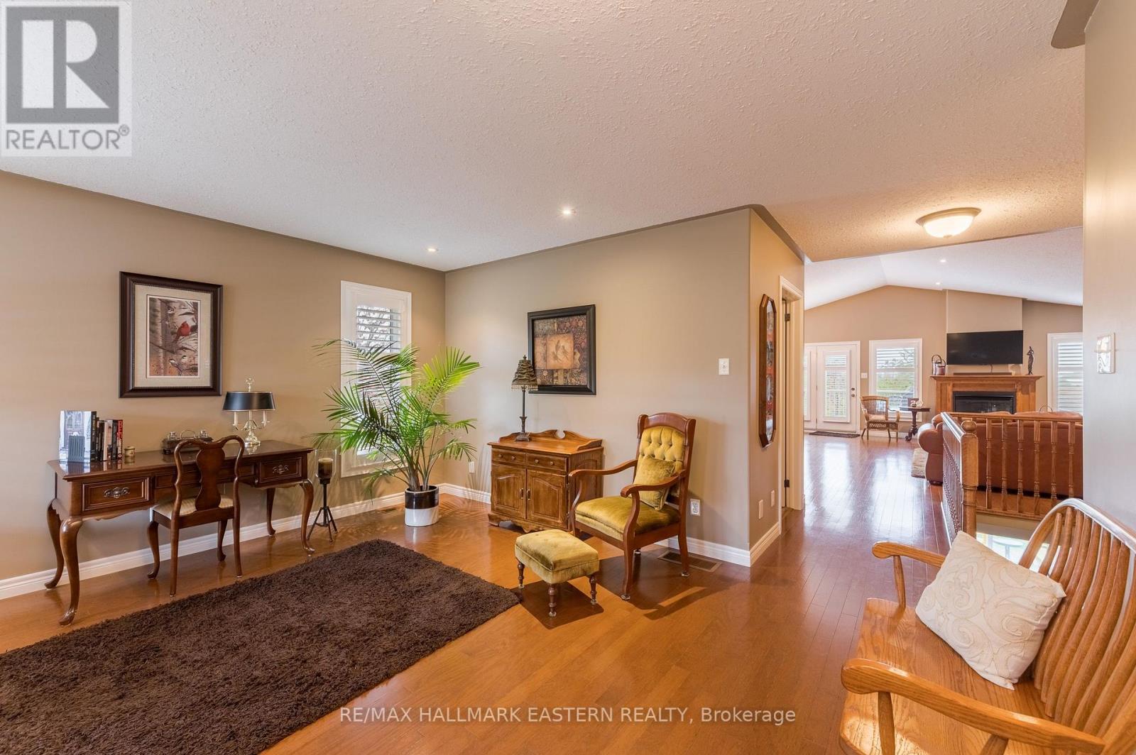 748 Overend Gardens, Peterborough (Monaghan Ward 2), Ontario  K9K 0A2 - Photo 9 - X13865478