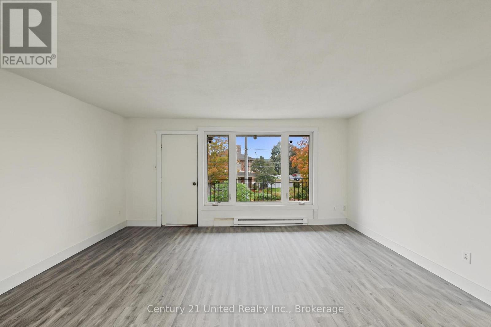 198 Aylmer Street N, Peterborough (Town Ward 3), Ontario  K9J 3K1 - Photo 3 - X13866338