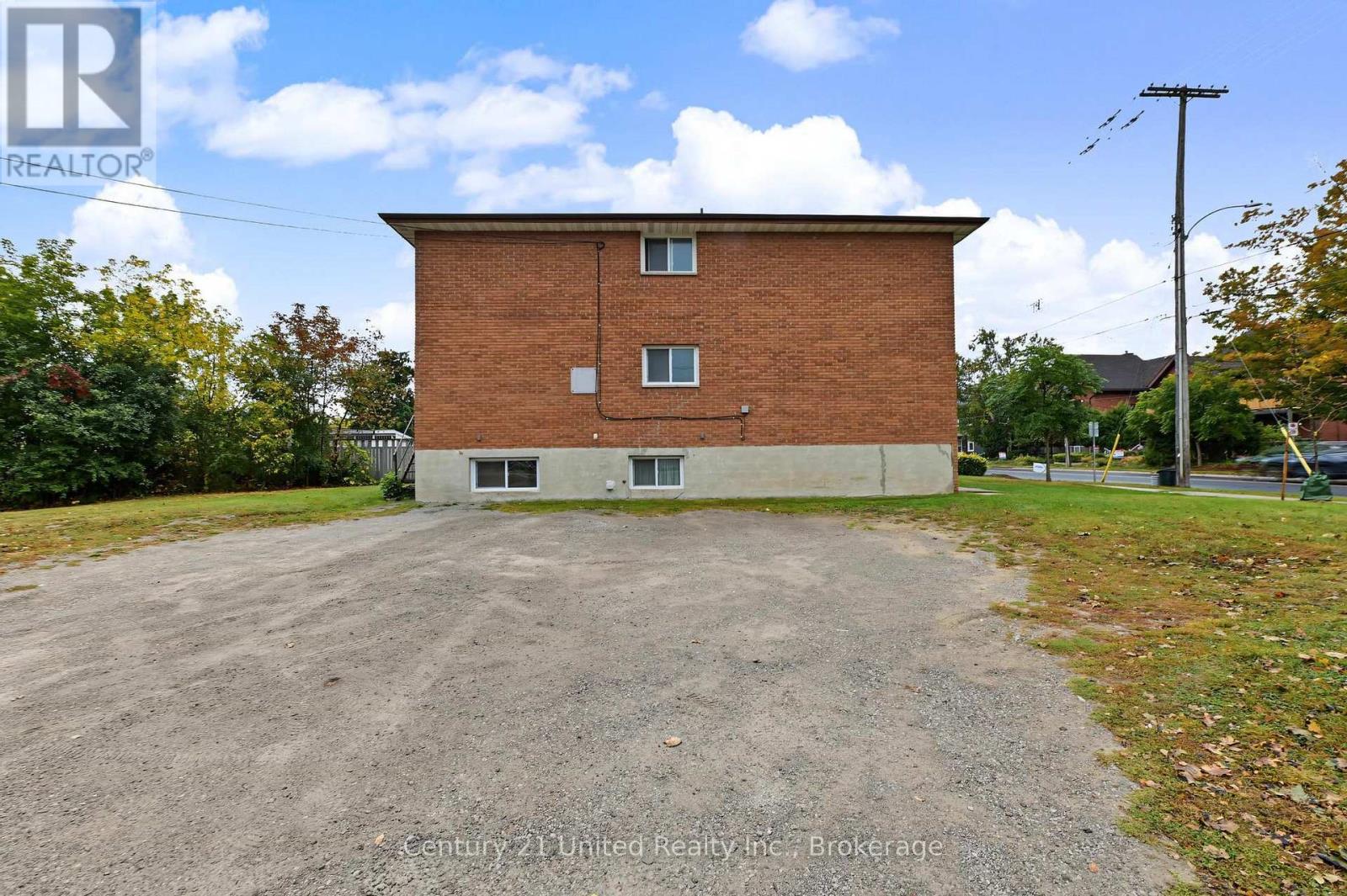 198 Aylmer Street N, Peterborough (Town Ward 3), Ontario  K9J 3K1 - Photo 34 - X13866338