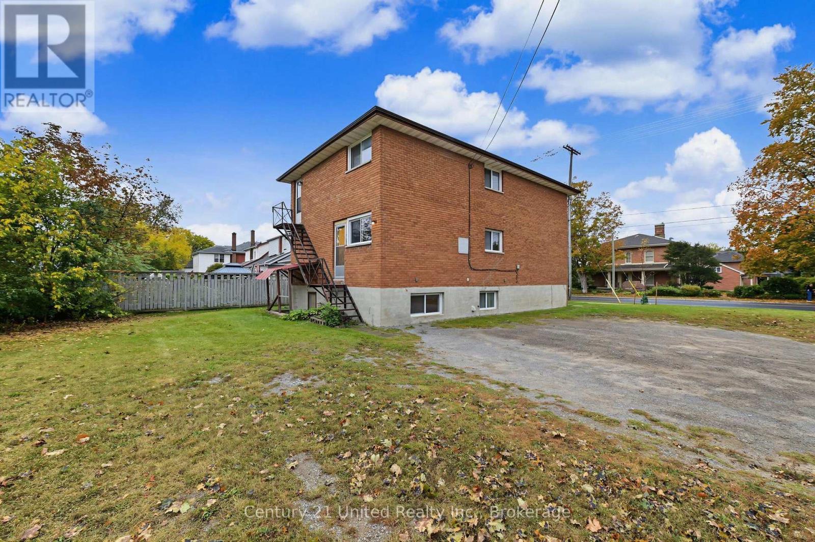 198 Aylmer Street N, Peterborough (Town Ward 3), Ontario  K9J 3K1 - Photo 35 - X13866338