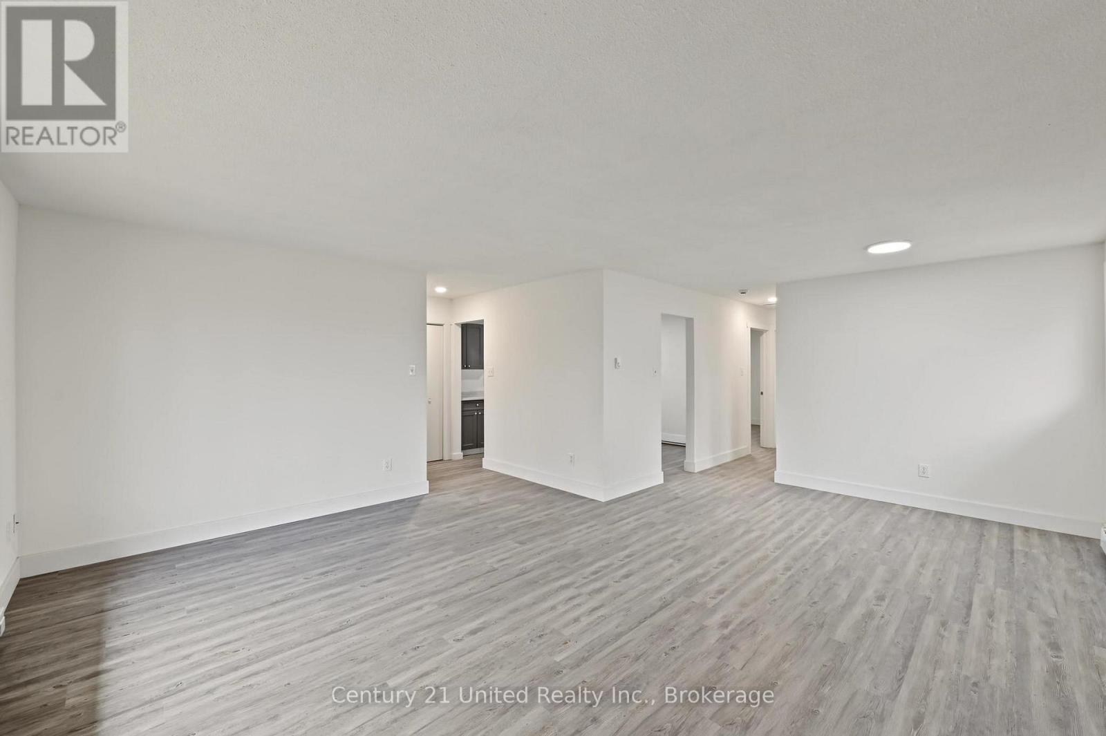 198 Aylmer Street N, Peterborough (Town Ward 3), Ontario  K9J 3K1 - Photo 6 - X13866338