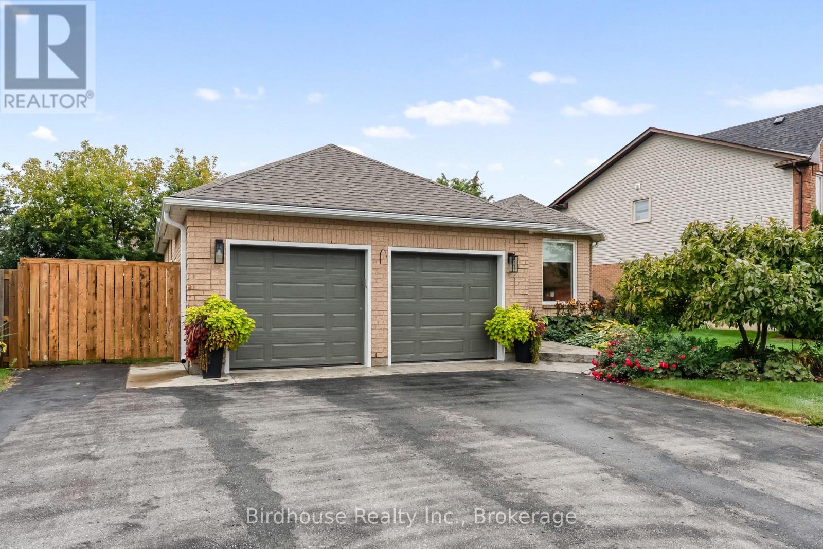 25 Kirkconnell Road, Kawartha Lakes (Lindsay), Ontario  K9V 6E7 - Photo 2 - X13866654