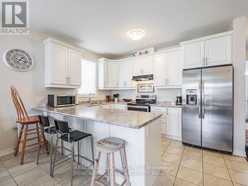 64 Pedwell Street, Clarington (Newcastle), Ontario  L1B 0E1 - Photo 10 - E13868884