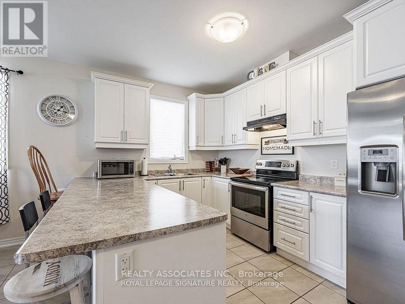 64 Pedwell Street, Clarington (Newcastle), Ontario  L1B 0E1 - Photo 11 - E13868884