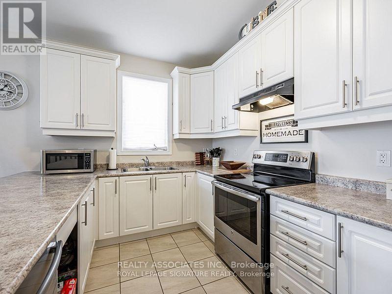 64 Pedwell Street, Clarington (Newcastle), Ontario  L1B 0E1 - Photo 12 - E13868884