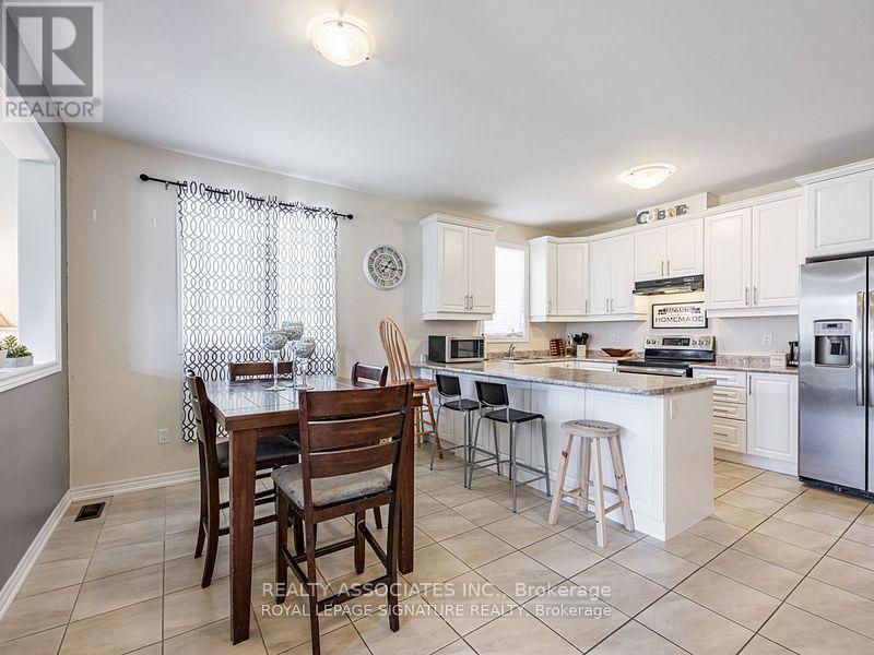 64 Pedwell Street, Clarington (Newcastle), Ontario  L1B 0E1 - Photo 8 - E13868884