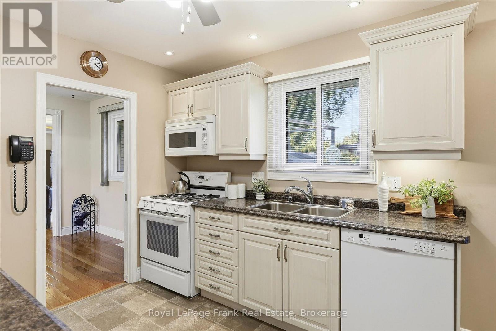 362 Simons Avenue, Peterborough (Northcrest Ward 5), Ontario  K9K 1E7 - Photo 11 - X13872016