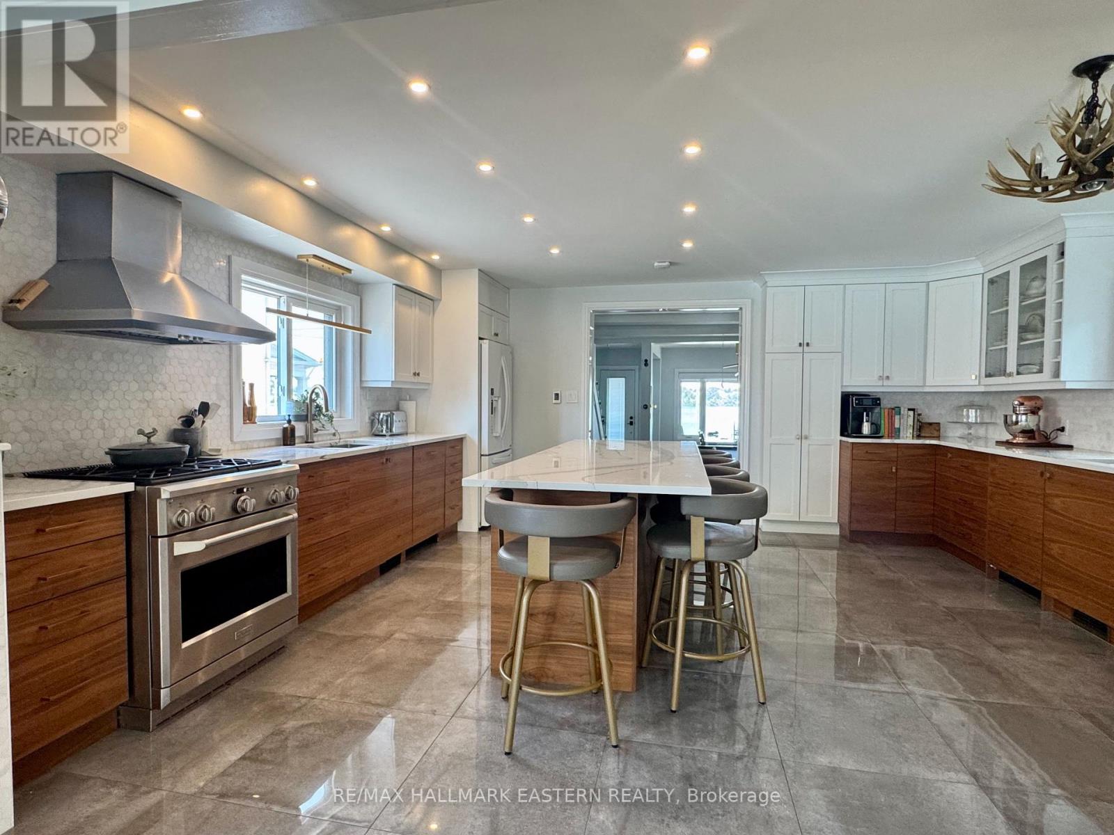 29 Crescent Street, Peterborough (Town Ward 3), Ontario  K9J 2G2 - Photo 6 - X13873302