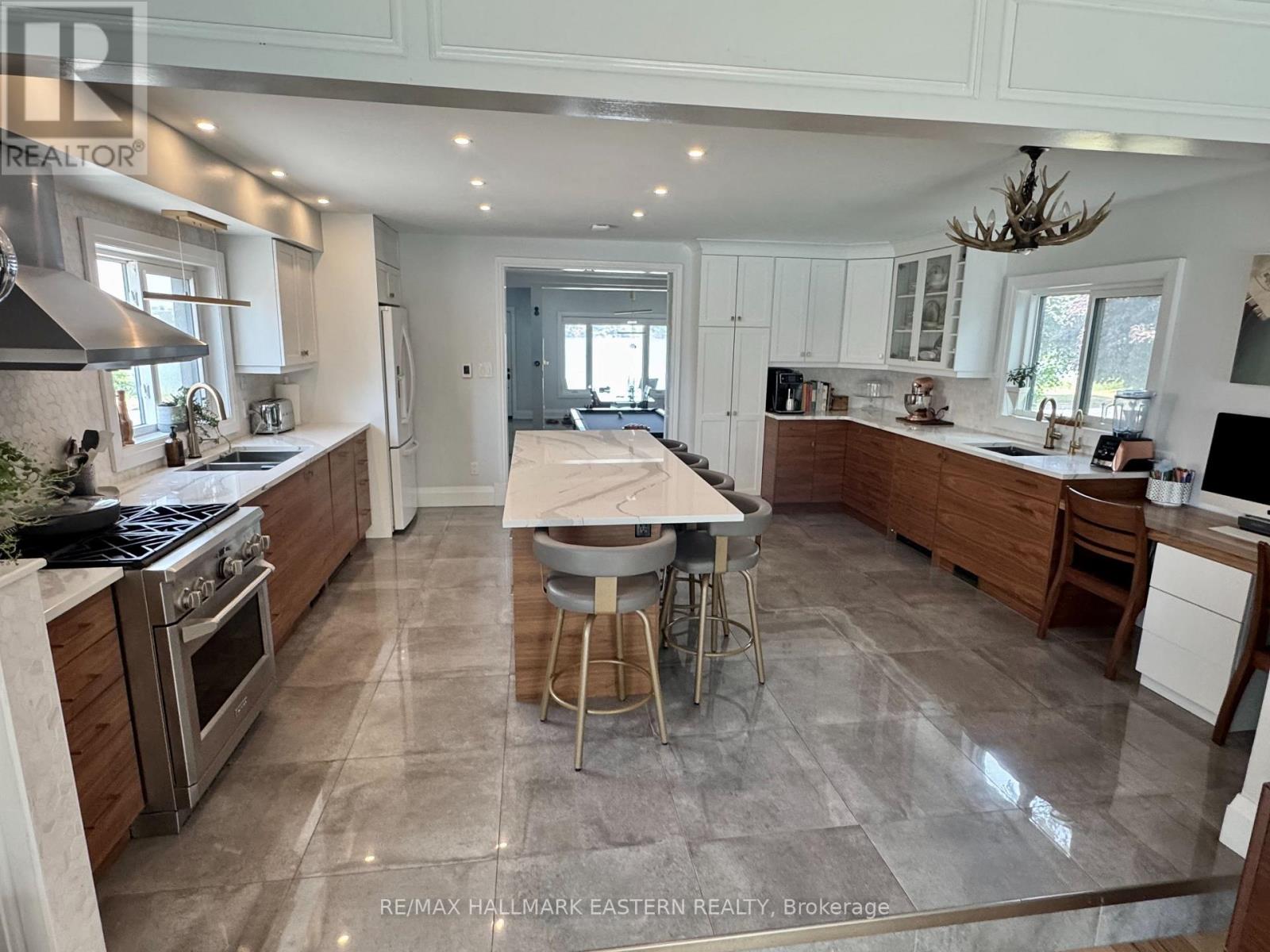 29 Crescent Street, Peterborough (Town Ward 3), Ontario  K9J 2G2 - Photo 8 - X13873302
