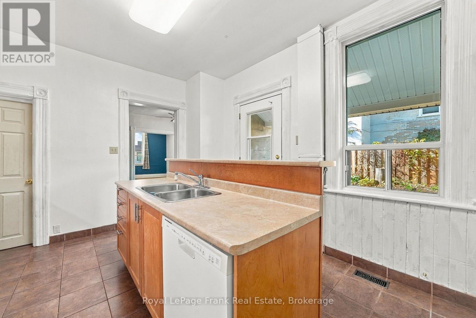 492 Hopkins Avenue, Peterborough, Ontario  K9H 2R8 - Photo 15 - X13873940