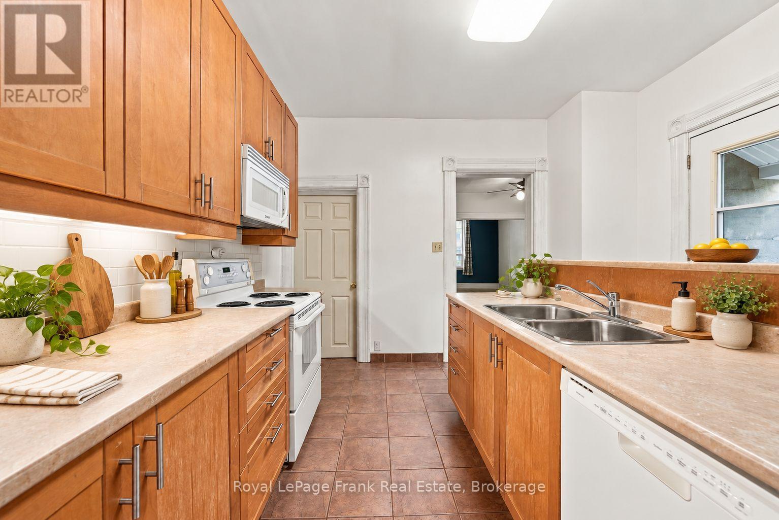 492 Hopkins Avenue, Peterborough, Ontario  K9H 2R8 - Photo 42 - X13873940