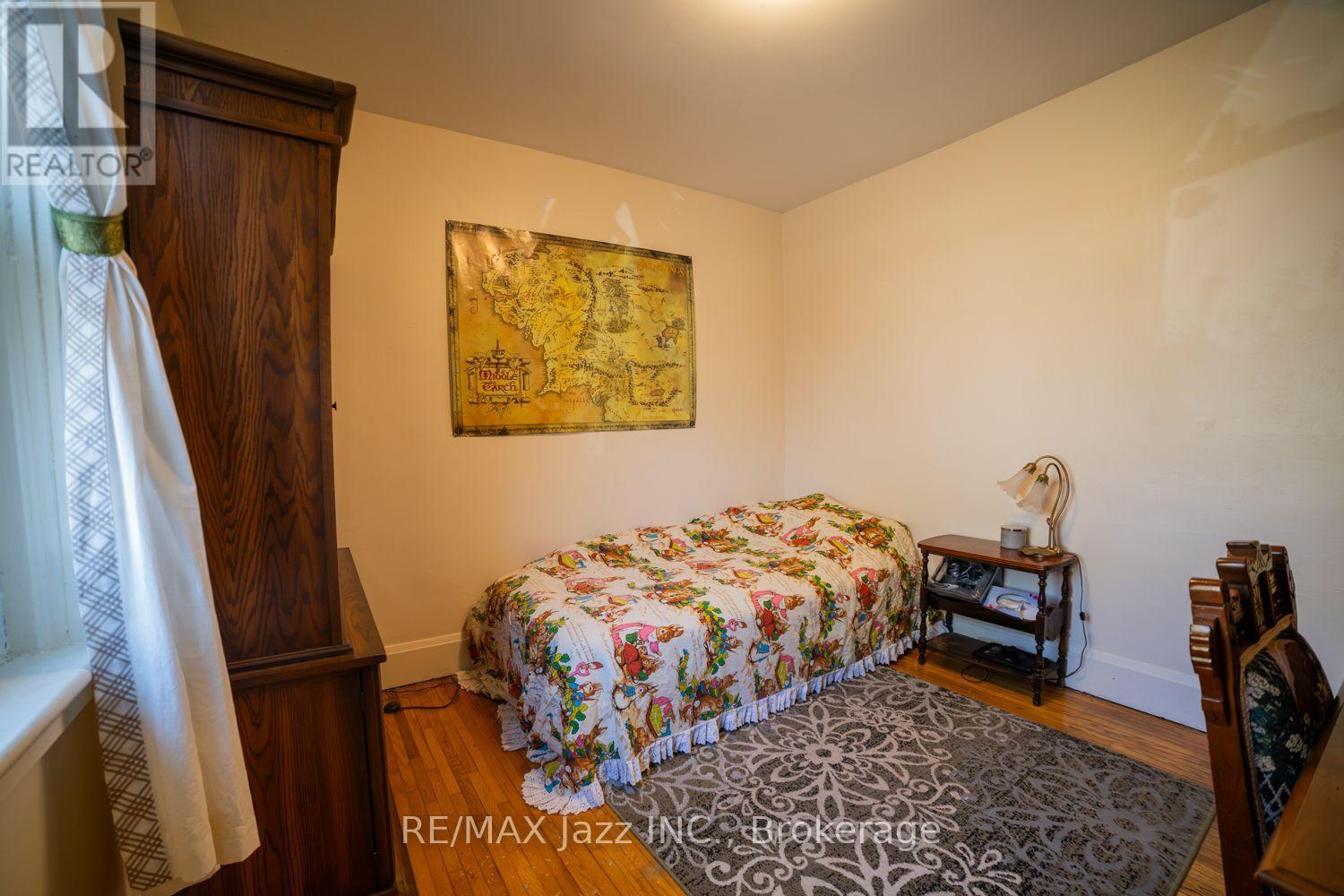 34 Jackson Avenue, Peterborough (Town Ward 3), Ontario  K9J 5B9 - Photo 21 - X13875478