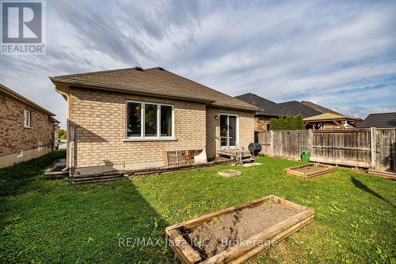 10 Milner Court, Kawartha Lakes (Lindsay), Ontario  K9V 0L2 - Photo 25 - X13876454