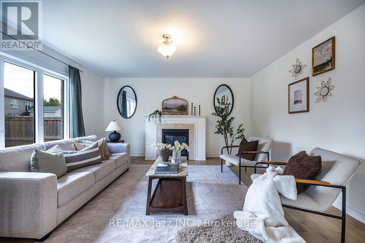 10 Milner Court, Kawartha Lakes (Lindsay), Ontario  K9V 0L2 - Photo 4 - X13876454
