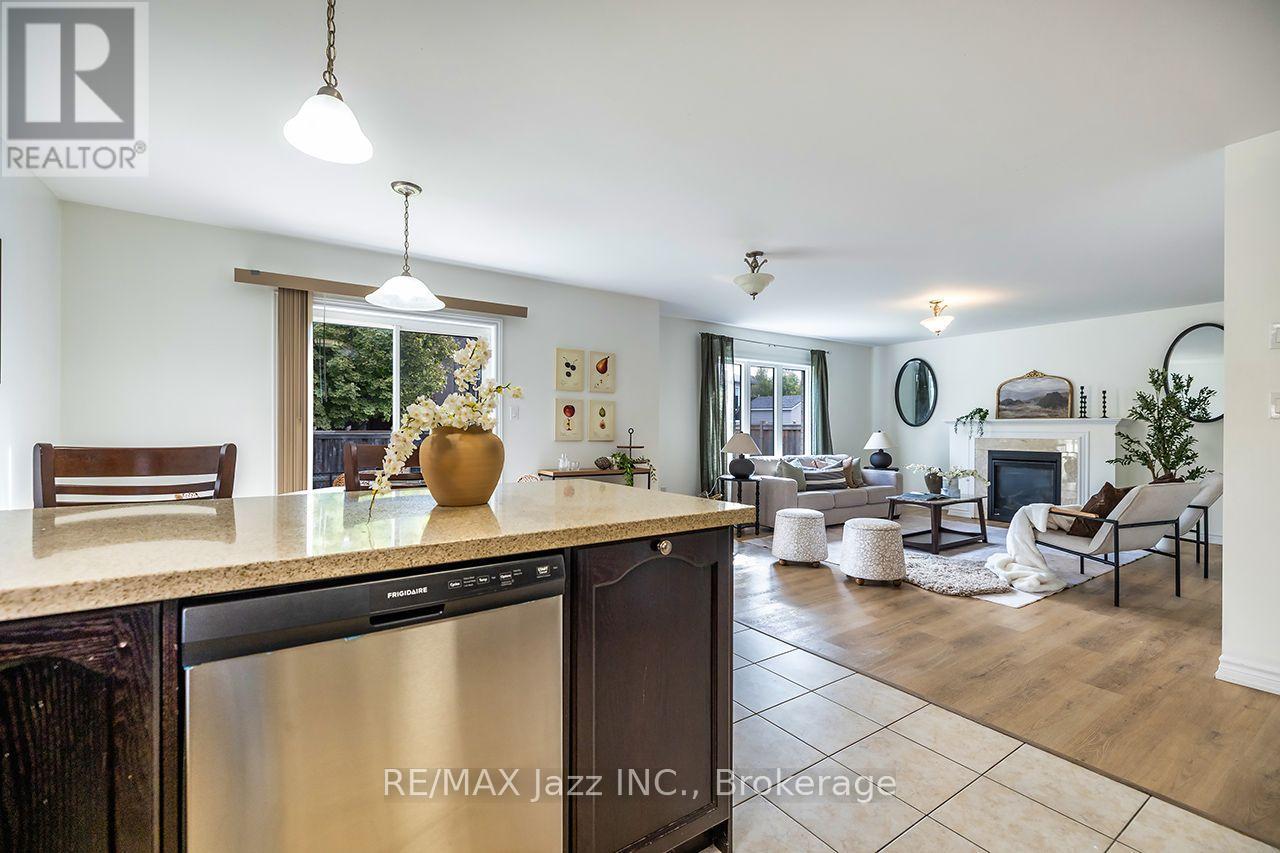 10 Milner Court, Kawartha Lakes (Lindsay), Ontario  K9V 0L2 - Photo 8 - X13876454