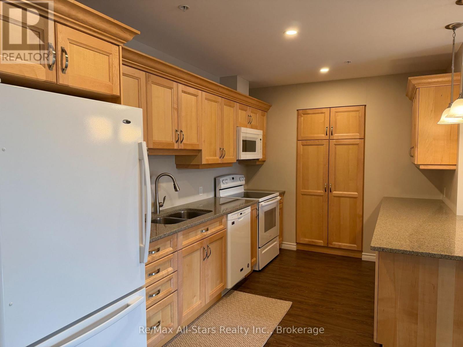 404 - 58 Glenelg Street, Kawartha Lakes (Lindsay), Ontario  K9V 2V4 - Photo 6 - X13878456
