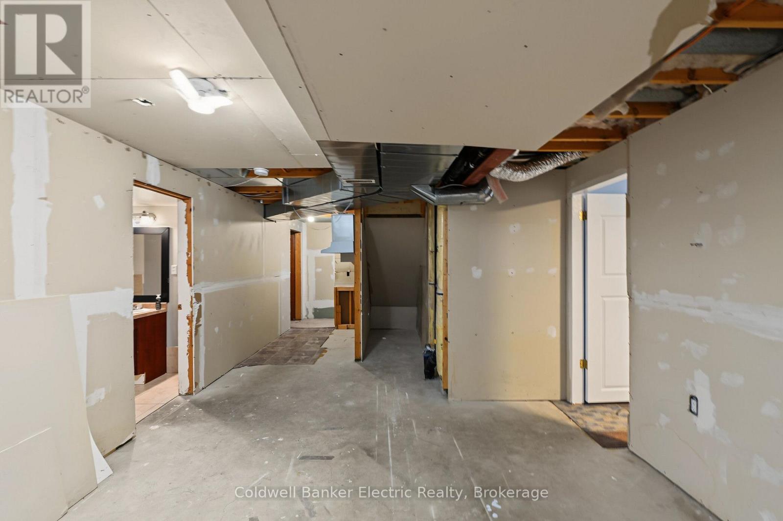 2334 Marsdale Drive, Peterborough (Ashburnham Ward 4), Ontario  K9L 0B7 - Photo 30 - X13880422