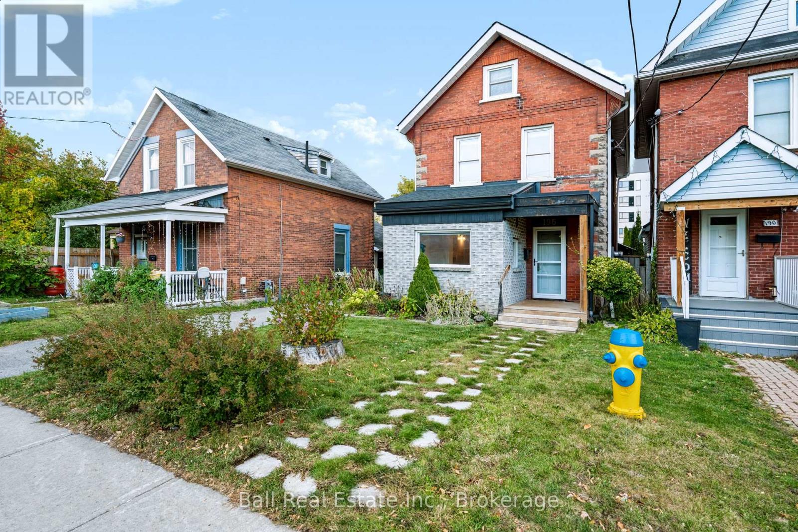 196 Perry Street, Peterborough (Town Ward 3), Ontario  K9J 2J2 - Photo 2 - X13881718