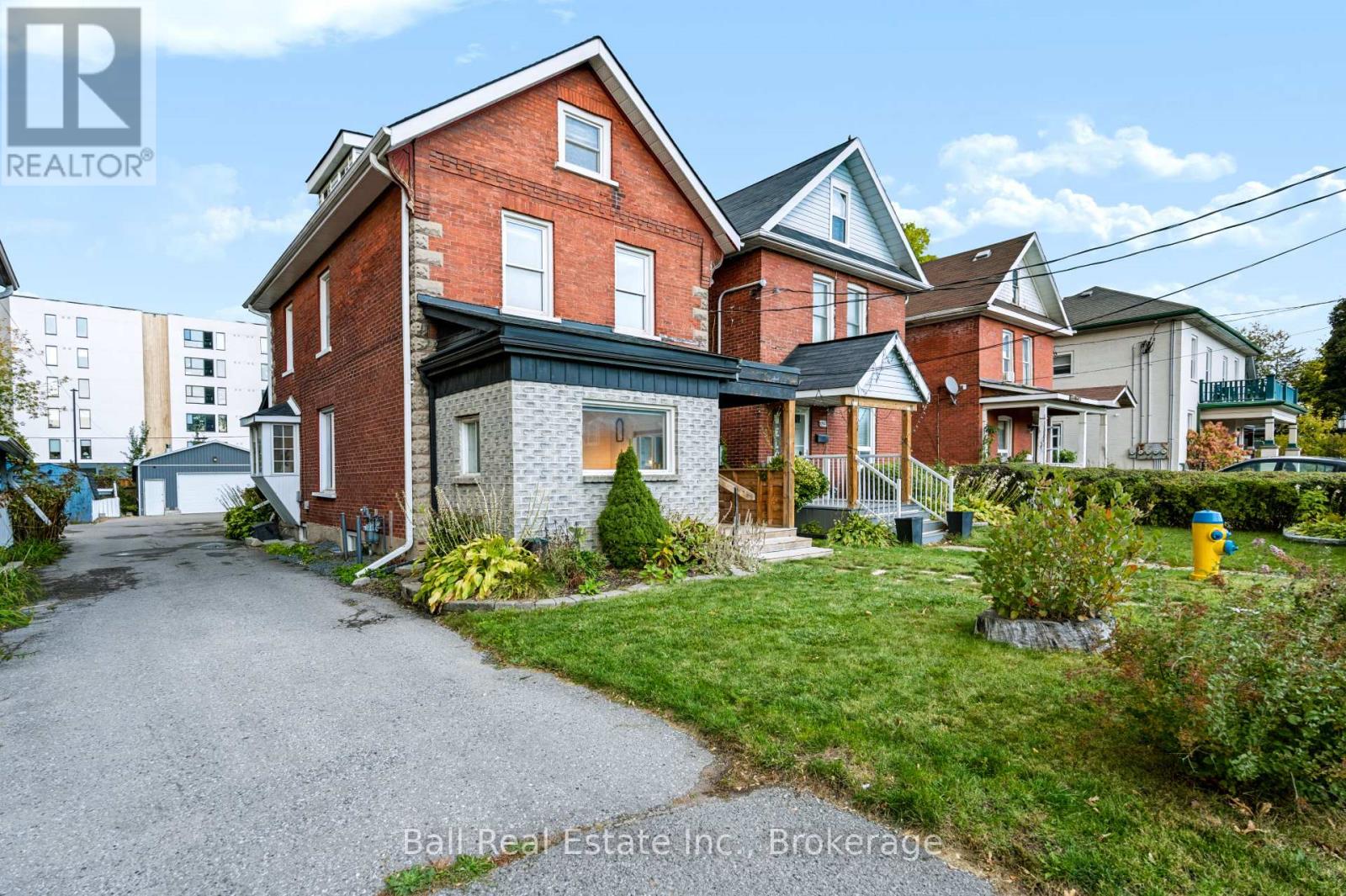 196 Perry Street, Peterborough (Town Ward 3), Ontario  K9J 2J2 - Photo 3 - X13881718