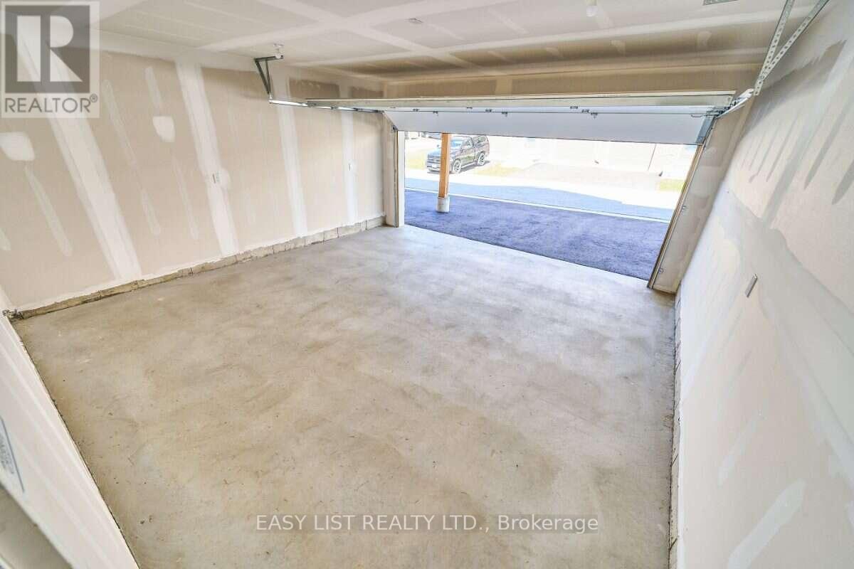 71 Addyman Crescent, Clarington (Newcastle), Ontario  L1B 0X4 - Photo 11 - E13882382