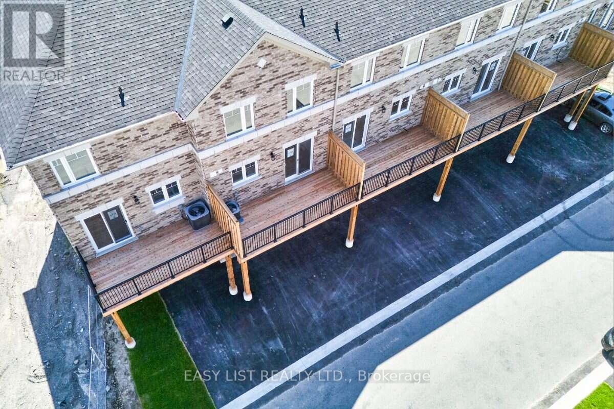 71 Addyman Crescent, Clarington (Newcastle), Ontario  L1B 0X4 - Photo 4 - E13882382