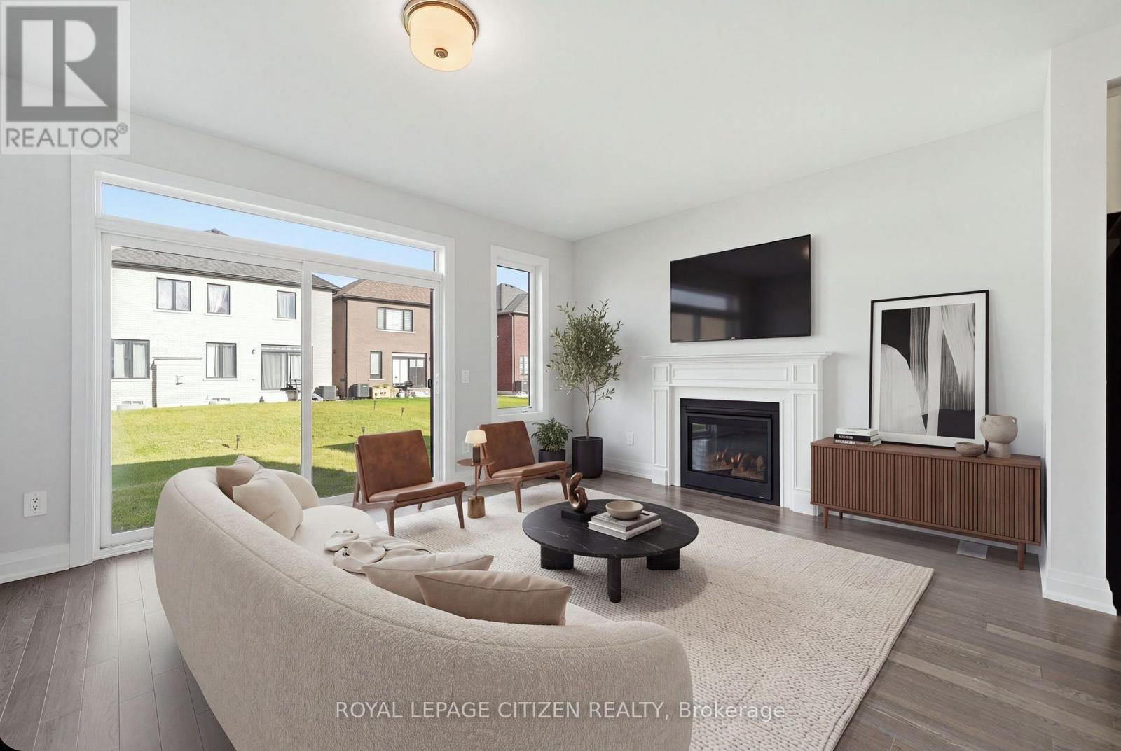 18 Mckay Avenue, Kawartha Lakes (Lindsay), Ontario  K9V 0R2 - Photo 3 - X13883258