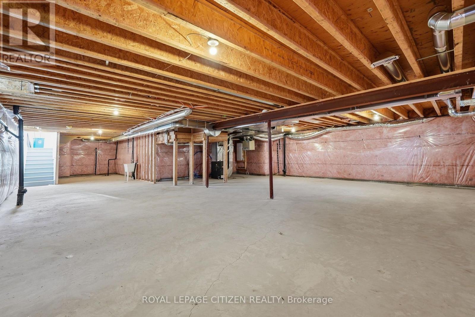 18 Mckay Avenue, Kawartha Lakes (Lindsay), Ontario  K9V 0R2 - Photo 42 - X13883258