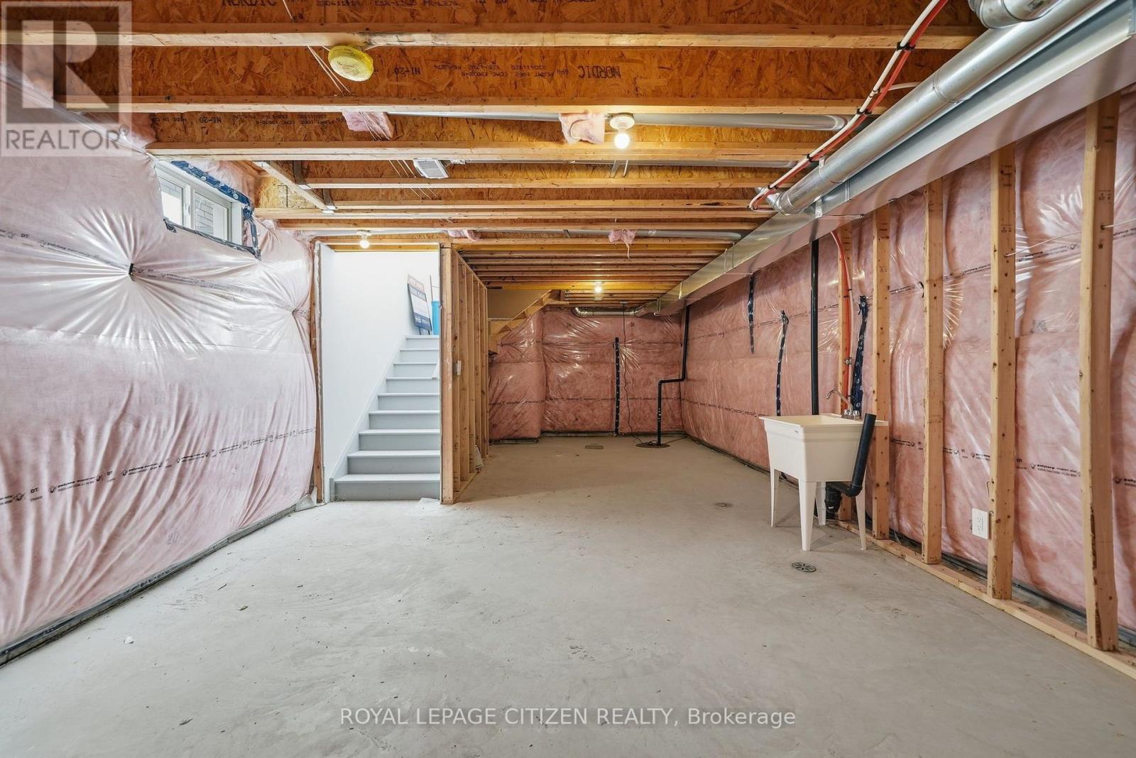 18 Mckay Avenue, Kawartha Lakes (Lindsay), Ontario  K9V 0R2 - Photo 47 - X13883258