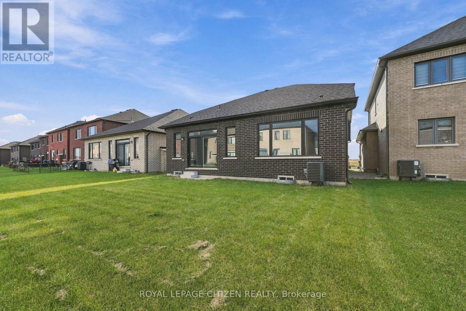 18 Mckay Avenue, Kawartha Lakes (Lindsay), Ontario  K9V 0R2 - Photo 49 - X13883258