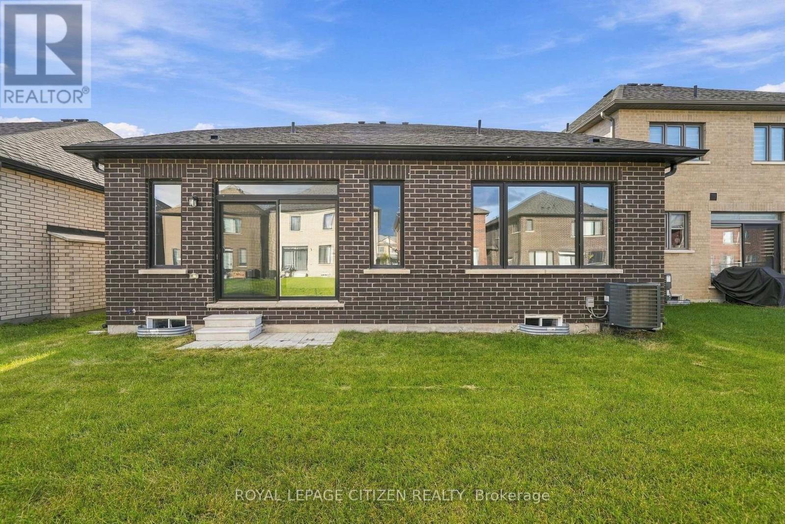 18 Mckay Avenue, Kawartha Lakes (Lindsay), Ontario  K9V 0R2 - Photo 50 - X13883258
