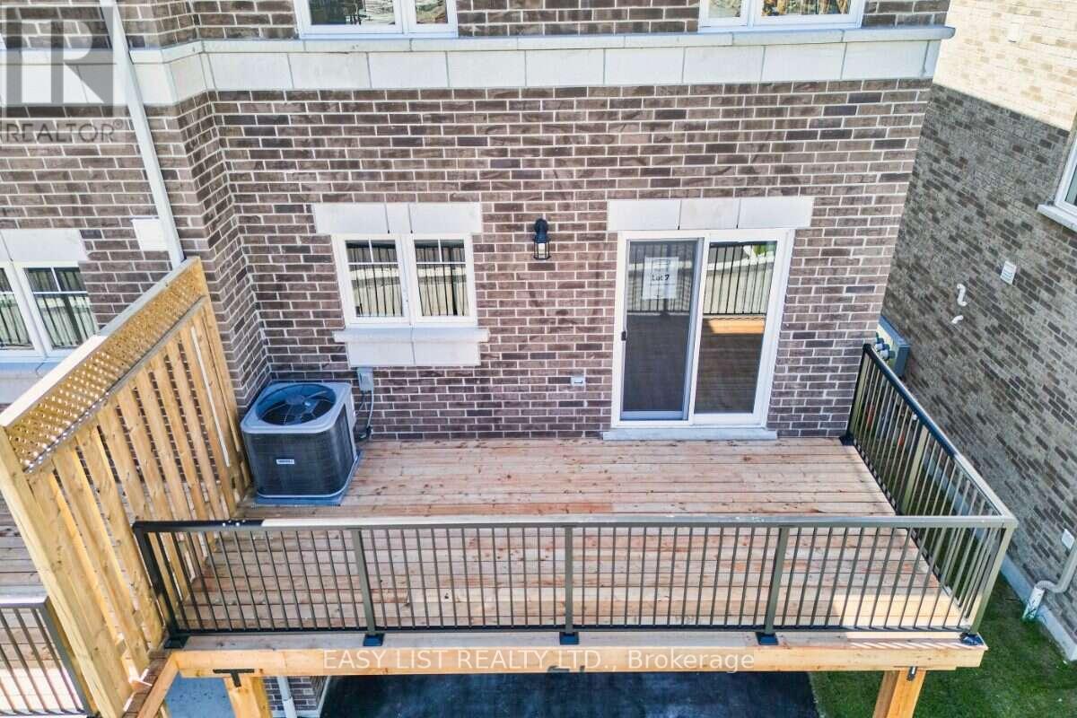 27 Addyman Crescent, Clarington (Newcastle), Ontario  L1B 0X4 - Photo 7 - E13884944