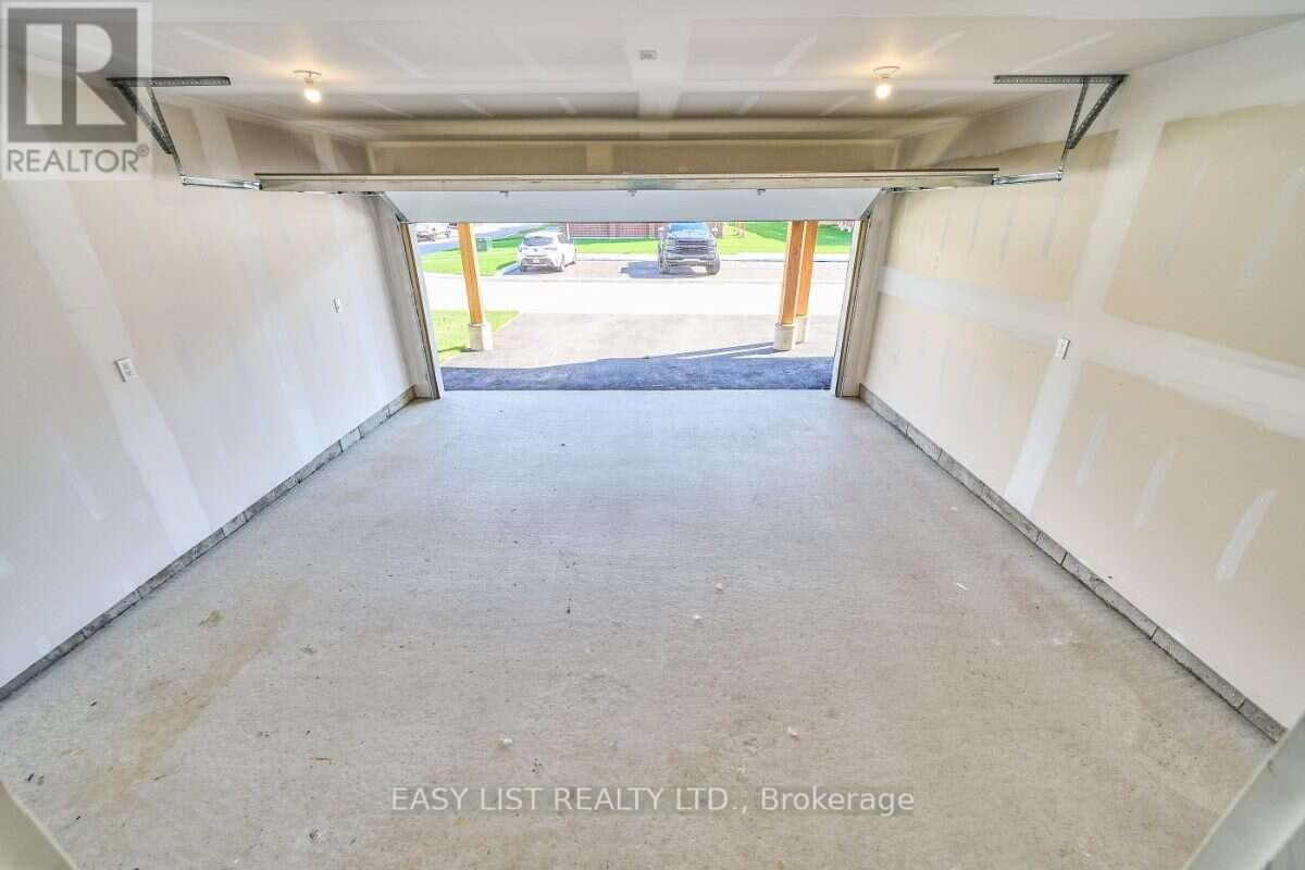 27 Addyman Crescent, Clarington (Newcastle), Ontario  L1B 0X4 - Photo 9 - E13884944