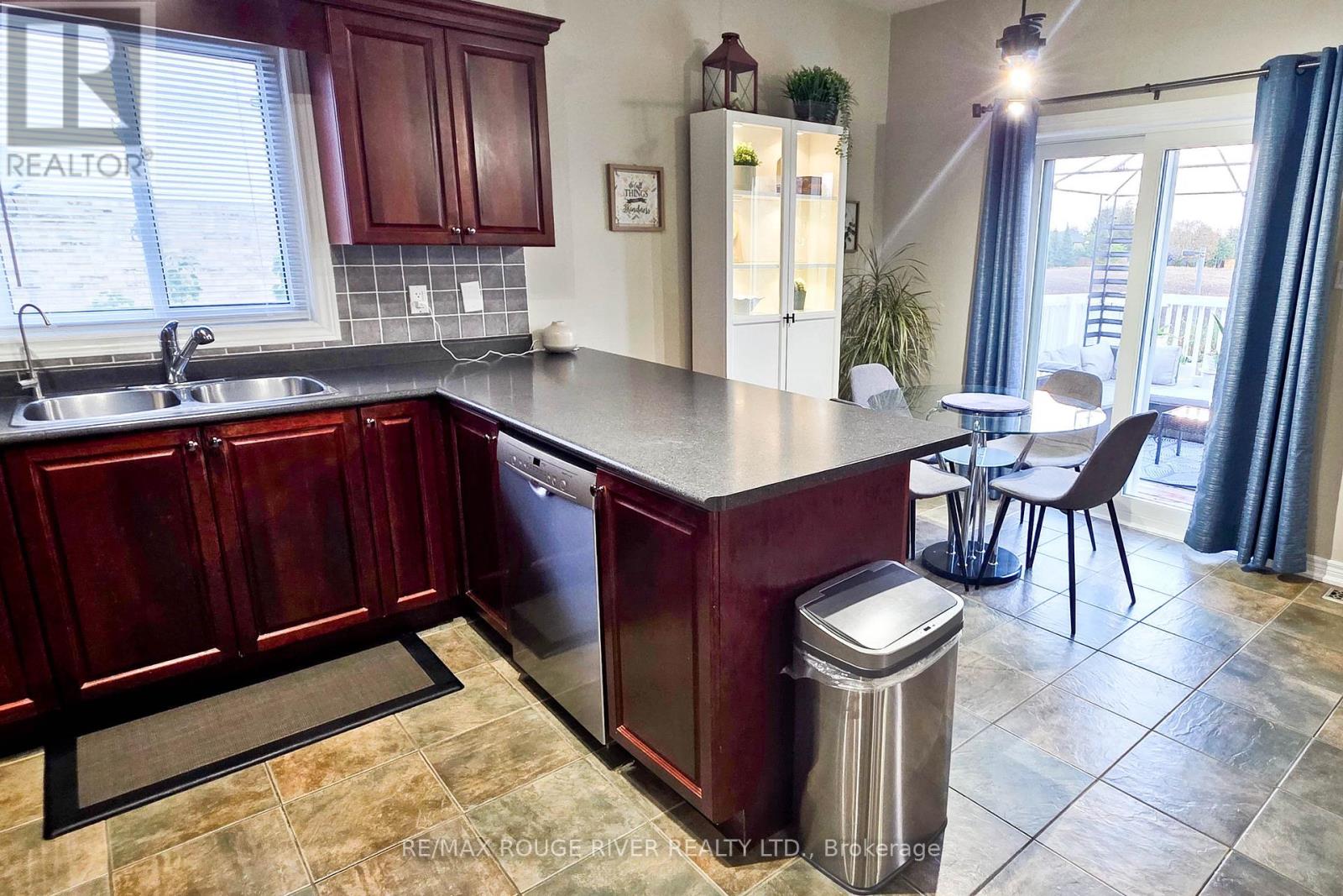 71 Sweetnam Drive, Kawartha Lakes (Lindsay), Ontario  K9V 0A7 - Photo 14 - X13885768