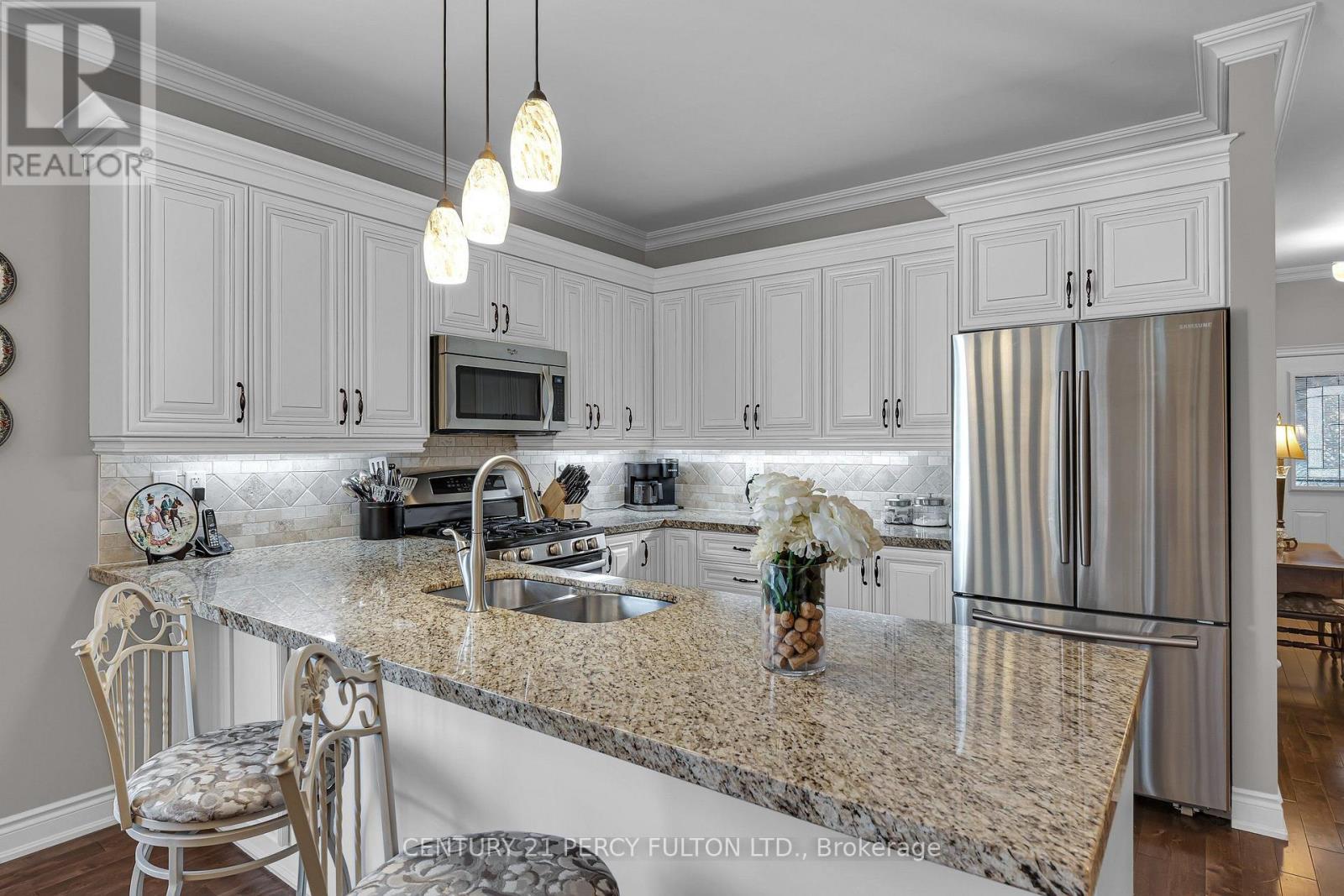 7 Eastbank Road, Clarington (Newcastle), Ontario  L1B 1B7 - Photo 10 - E14027428