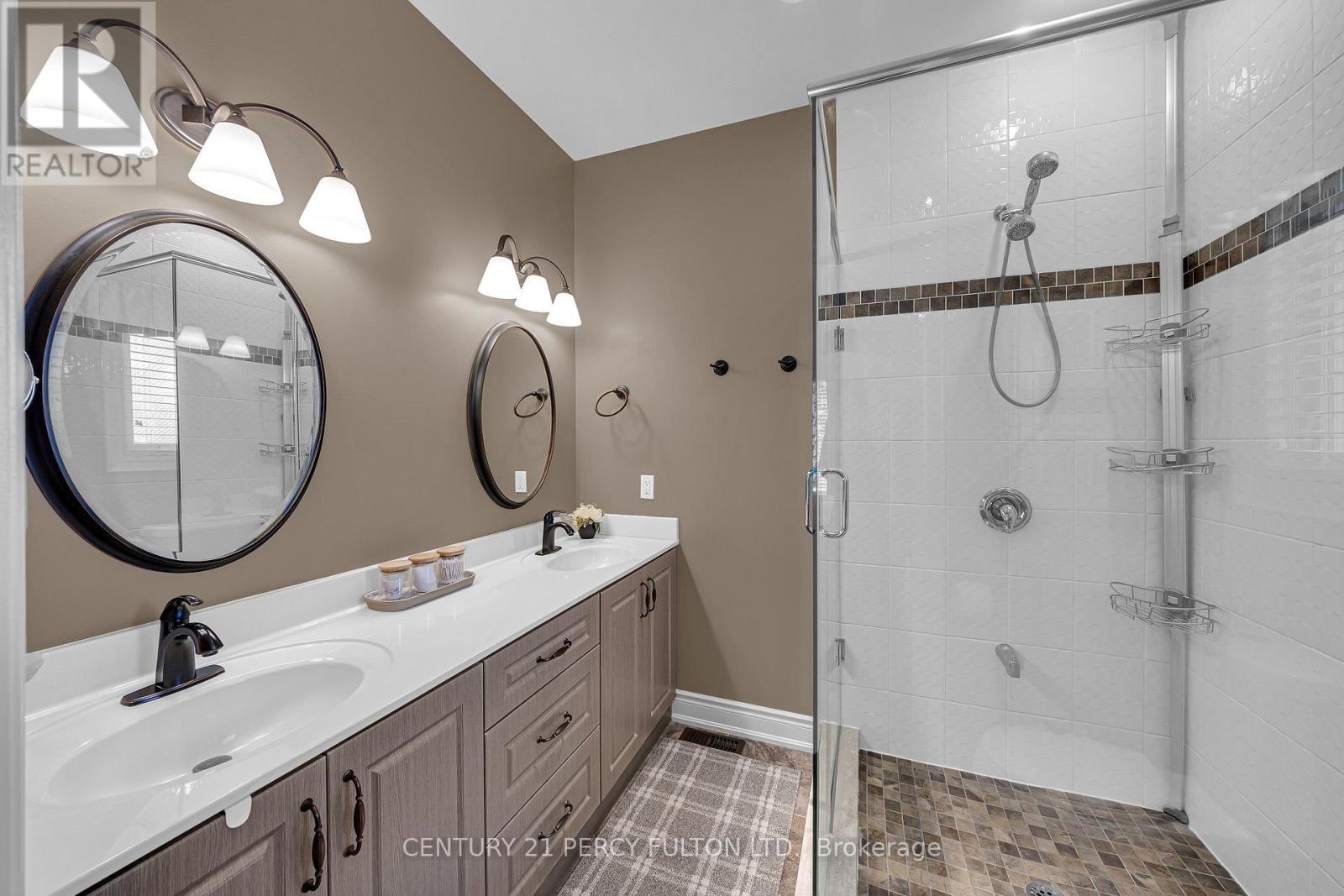 7 Eastbank Road, Clarington (Newcastle), Ontario  L1B 1B7 - Photo 20 - E14027428