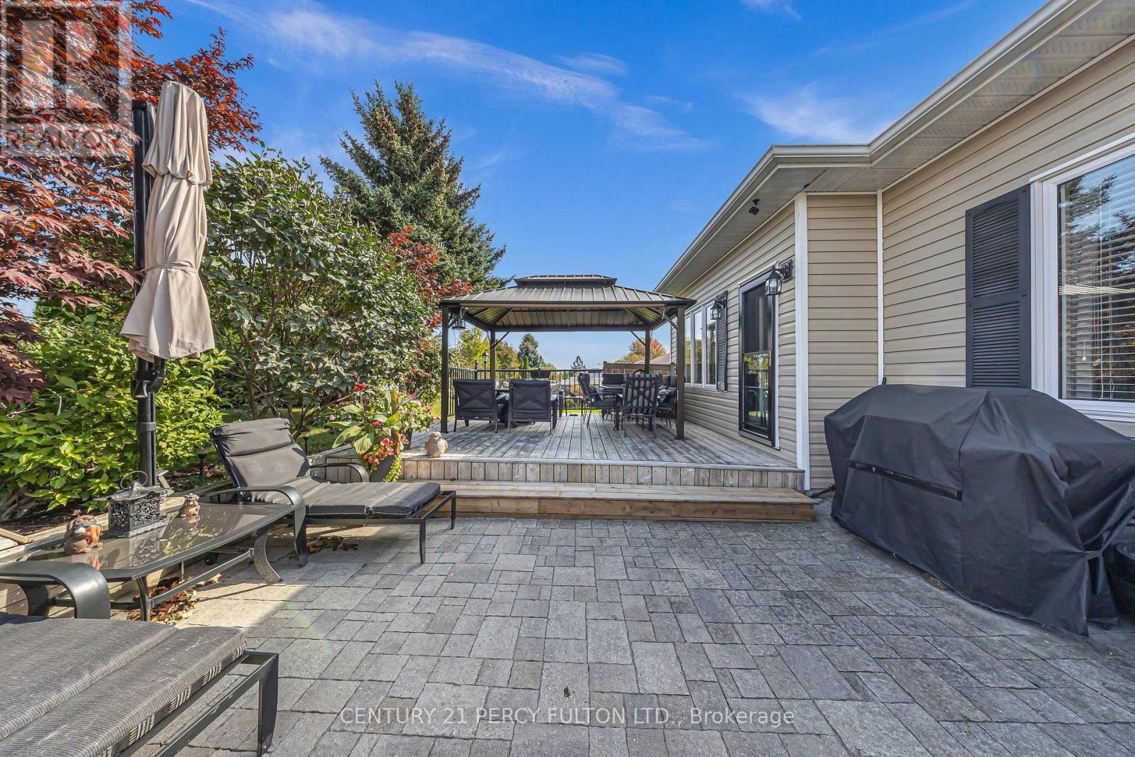 7 Eastbank Road, Clarington (Newcastle), Ontario  L1B 1B7 - Photo 37 - E14027428