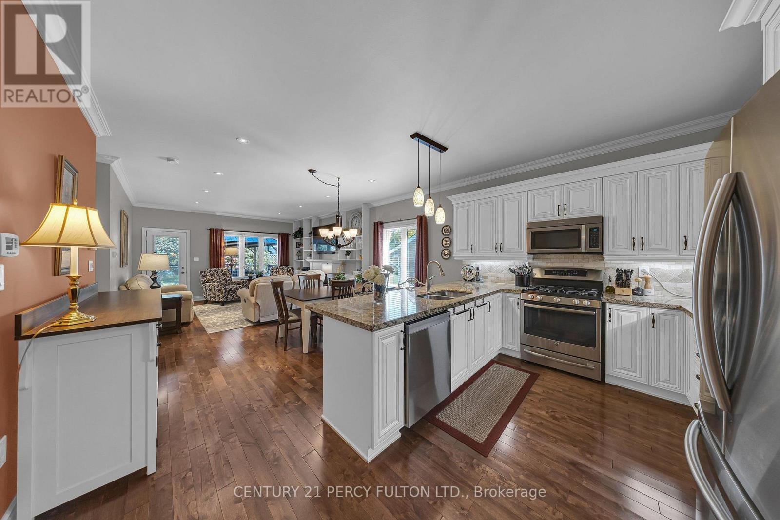 7 Eastbank Road, Clarington (Newcastle), Ontario  L1B 1B7 - Photo 7 - E14027428