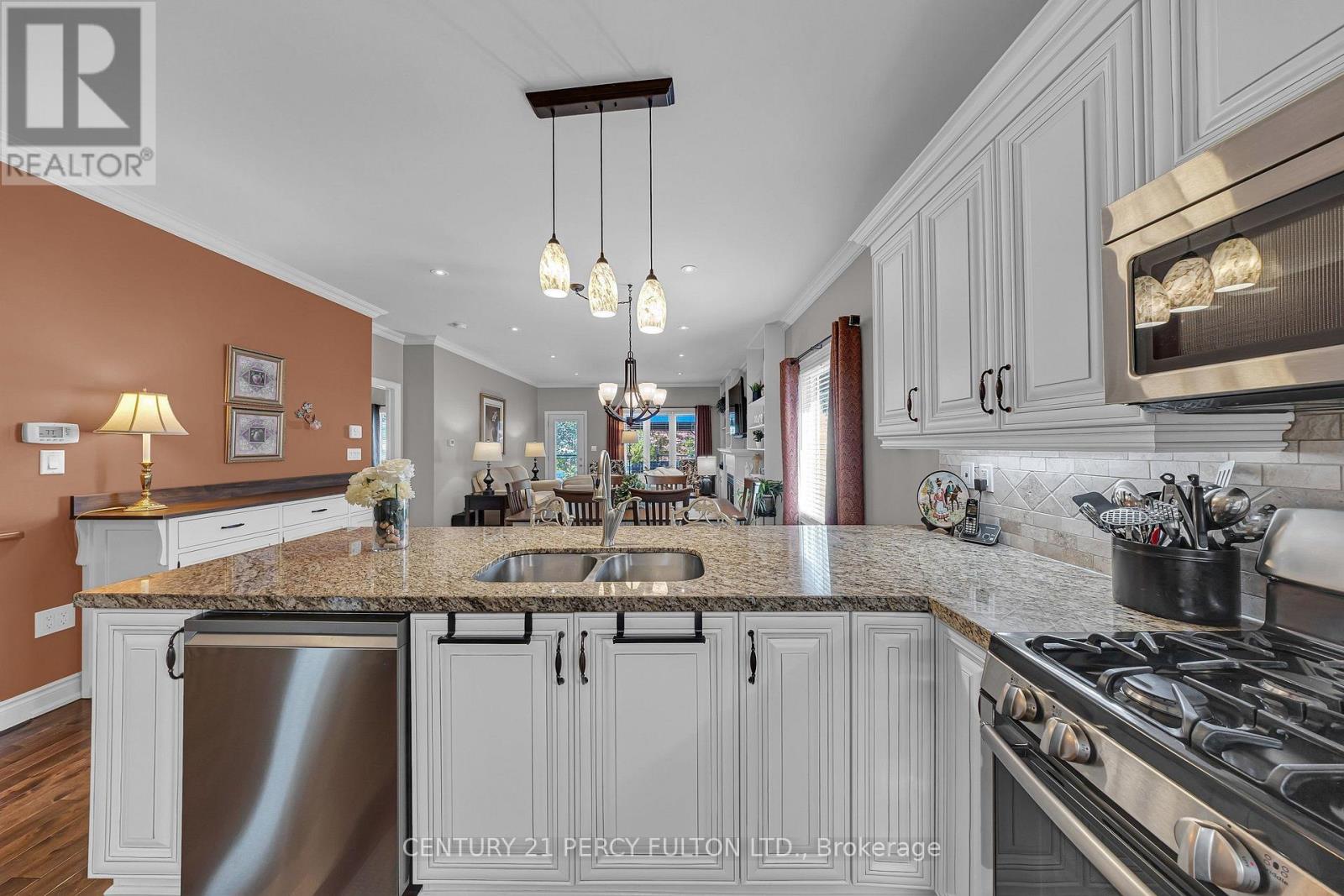 7 Eastbank Road, Clarington (Newcastle), Ontario  L1B 1B7 - Photo 9 - E14027428