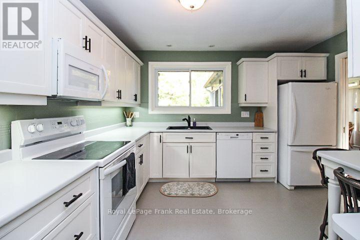 62 Springbrook Drive, Peterborough (Monaghan Ward 2), Ontario  K9J 1L1 - Photo 15 - X14028890