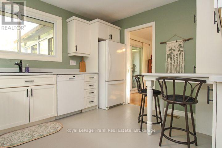 62 Springbrook Drive, Peterborough (Monaghan Ward 2), Ontario  K9J 1L1 - Photo 16 - X14028890