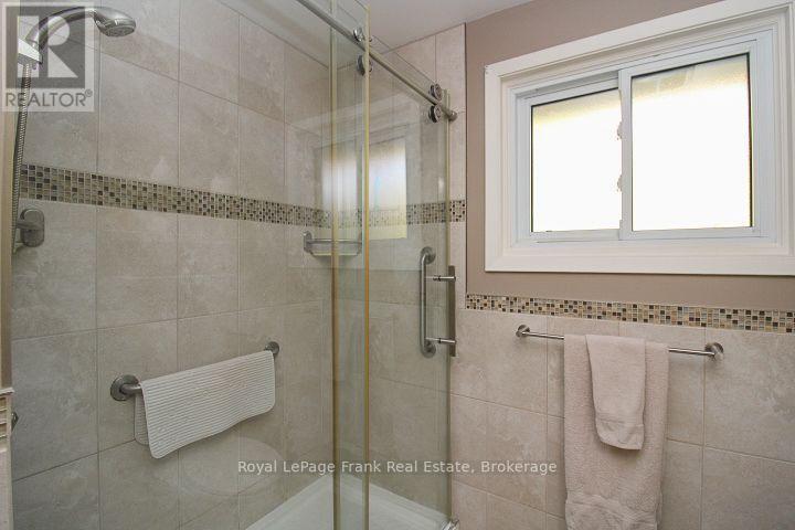 62 Springbrook Drive, Peterborough (Monaghan Ward 2), Ontario  K9J 1L1 - Photo 32 - X14028890