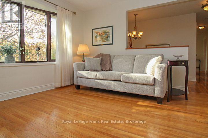 62 Springbrook Drive, Peterborough (Monaghan Ward 2), Ontario  K9J 1L1 - Photo 9 - X14028890