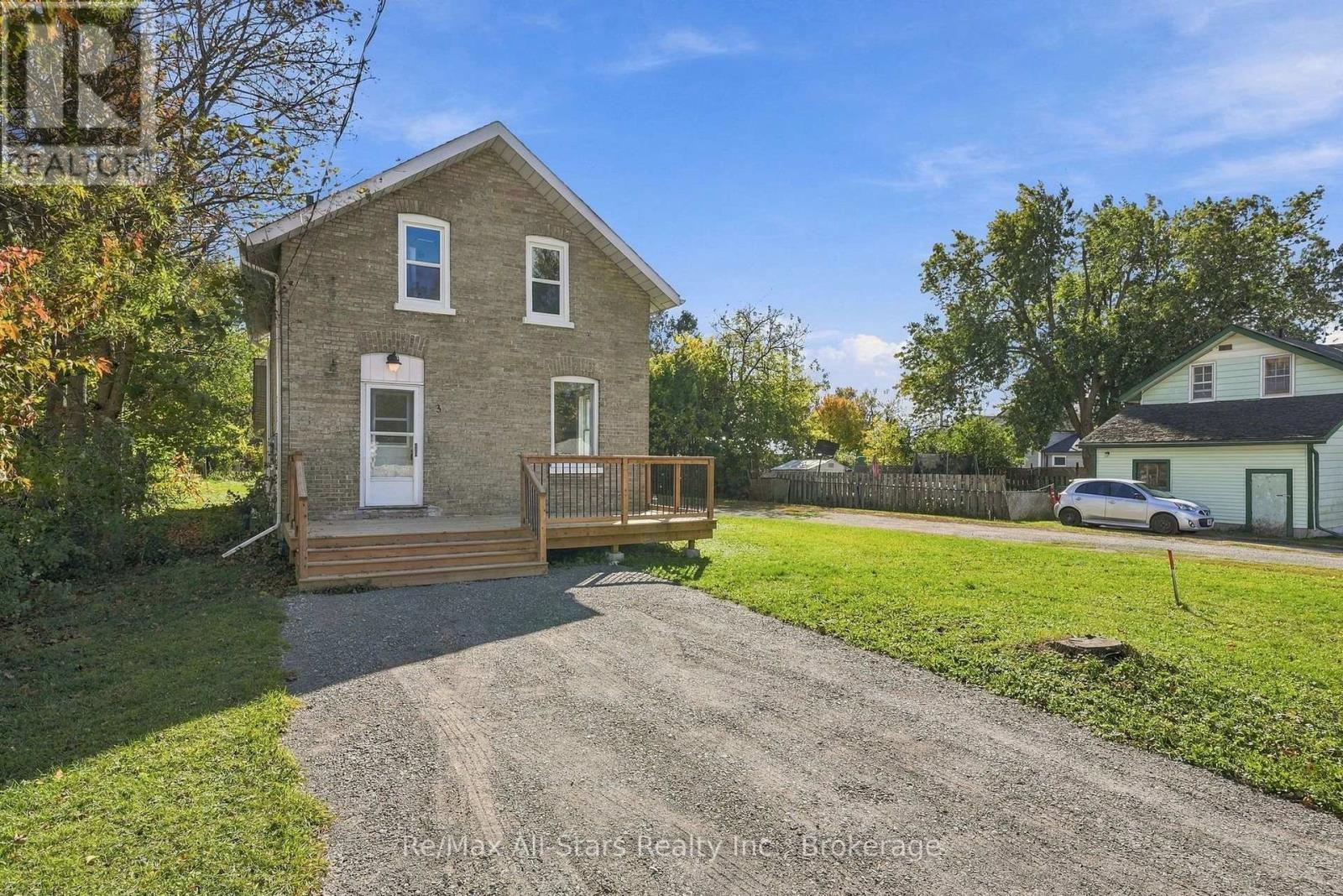 3 Bertie Street, Kawartha Lakes (Lindsay), Ontario  K9V 1H9 - Photo 3 - X14032196