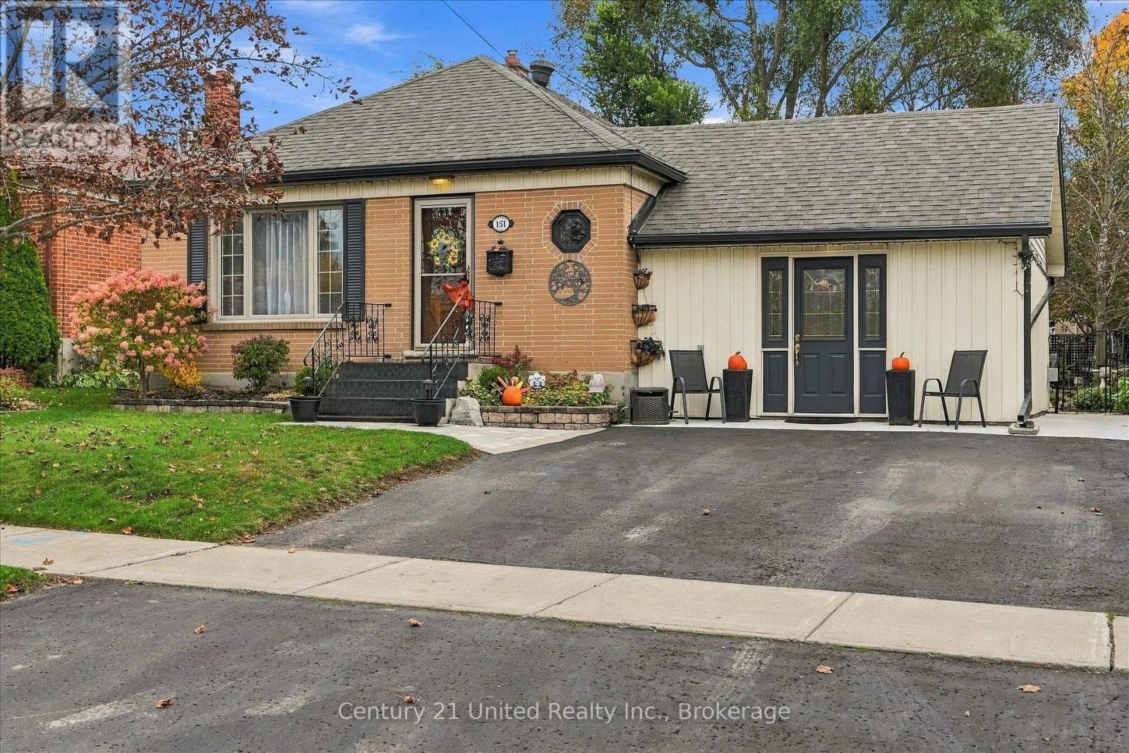 151 Elizabeth Avenue, Peterborough (Northcrest Ward 5), Ontario  K9H 5E2 - Photo 2 - X14081492