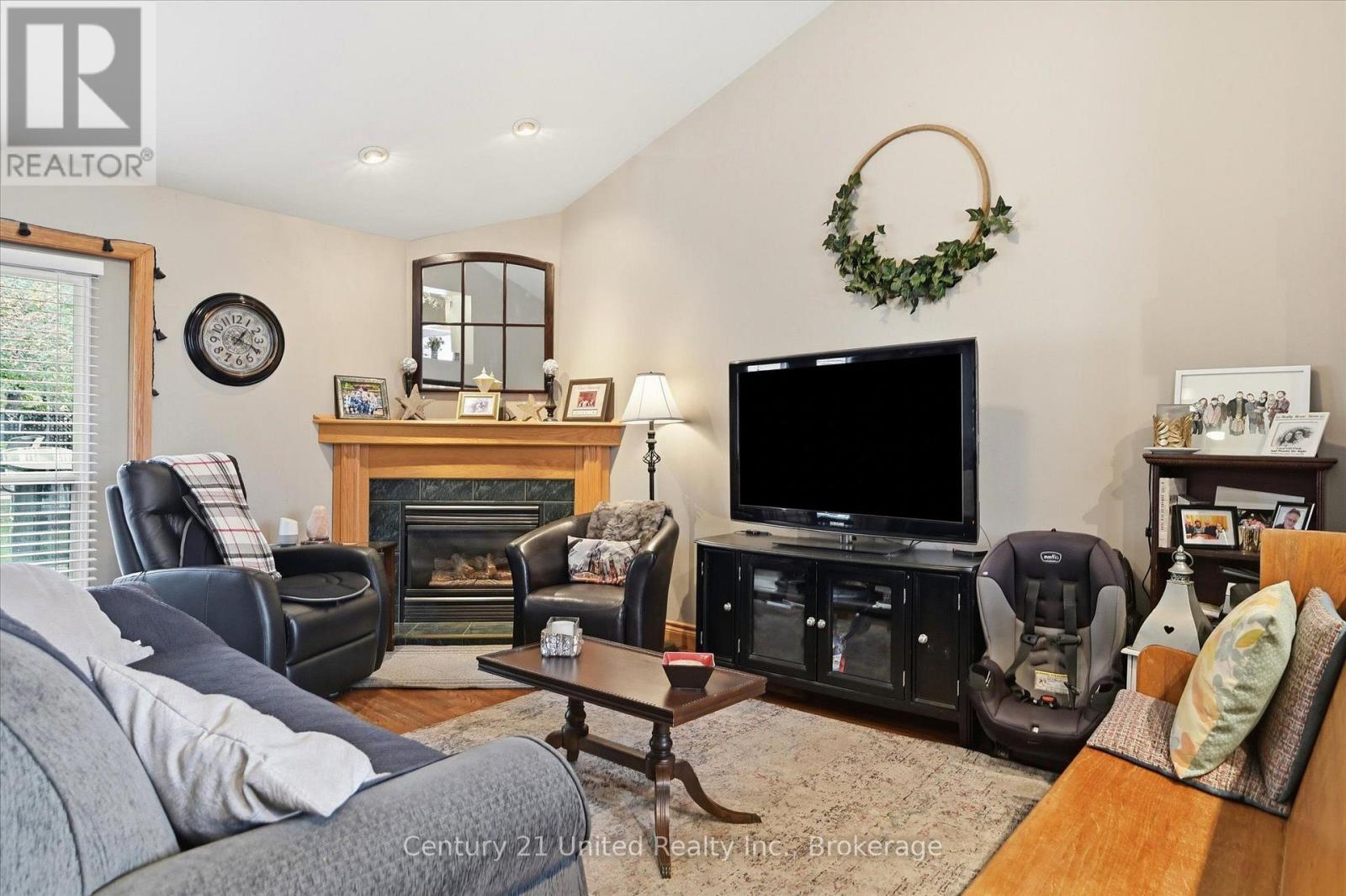 151 Elizabeth Avenue, Peterborough (Northcrest Ward 5), Ontario  K9H 5E2 - Photo 7 - X14081492