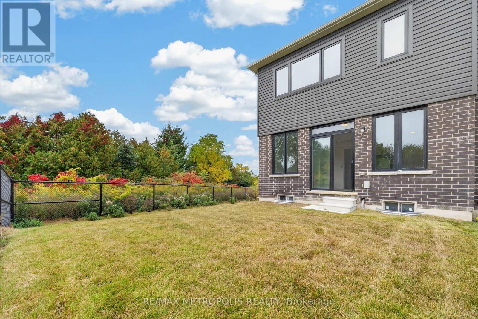 113 Watts Mews, Kawartha Lakes (Lindsay), Ontario  K9V 5V4 - Photo 11 - X14083188