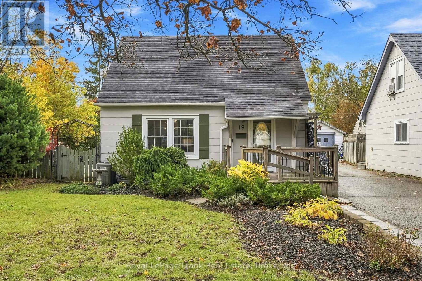 19 CHURCHILL CRESCENT, kawartha lakes (lindsay), Ontario