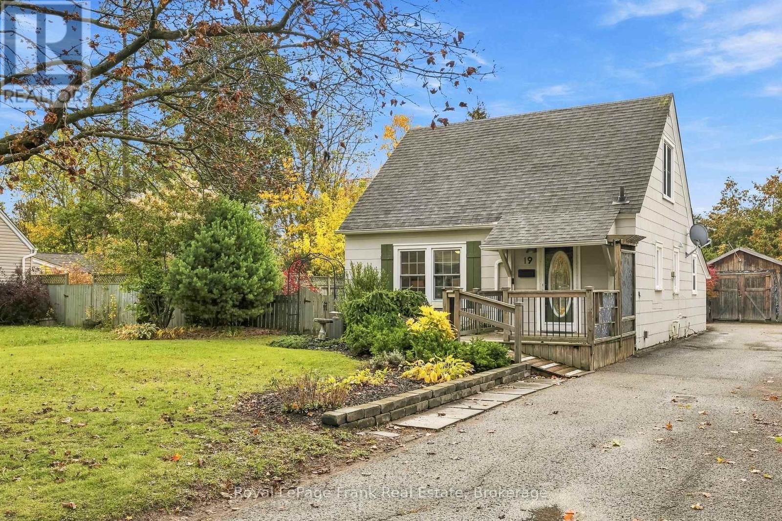19 Churchill Crescent, Kawartha Lakes (Lindsay), Ontario  K9V 3Y7 - Photo 2 - X14083812